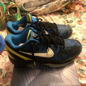 Kobe 6 blue camo size 9